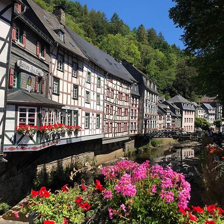 Apartment Am Fluss Im Haus An Der Rur Montjoie Extérieur photo